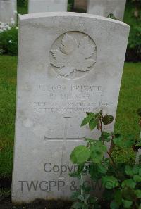 Etaples Military Cemetery - Oliver, Roy